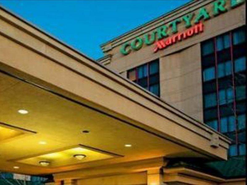 Courtyard By Marriott New York Laguardia Airport Hotel Exterior photo