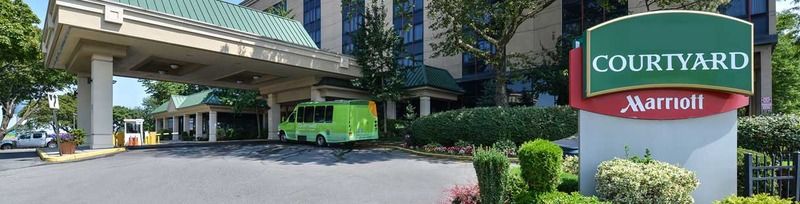 Courtyard By Marriott New York Laguardia Airport Hotel Exterior photo