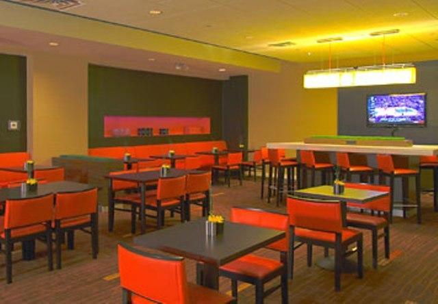 Courtyard By Marriott New York Laguardia Airport Hotel Restaurant photo